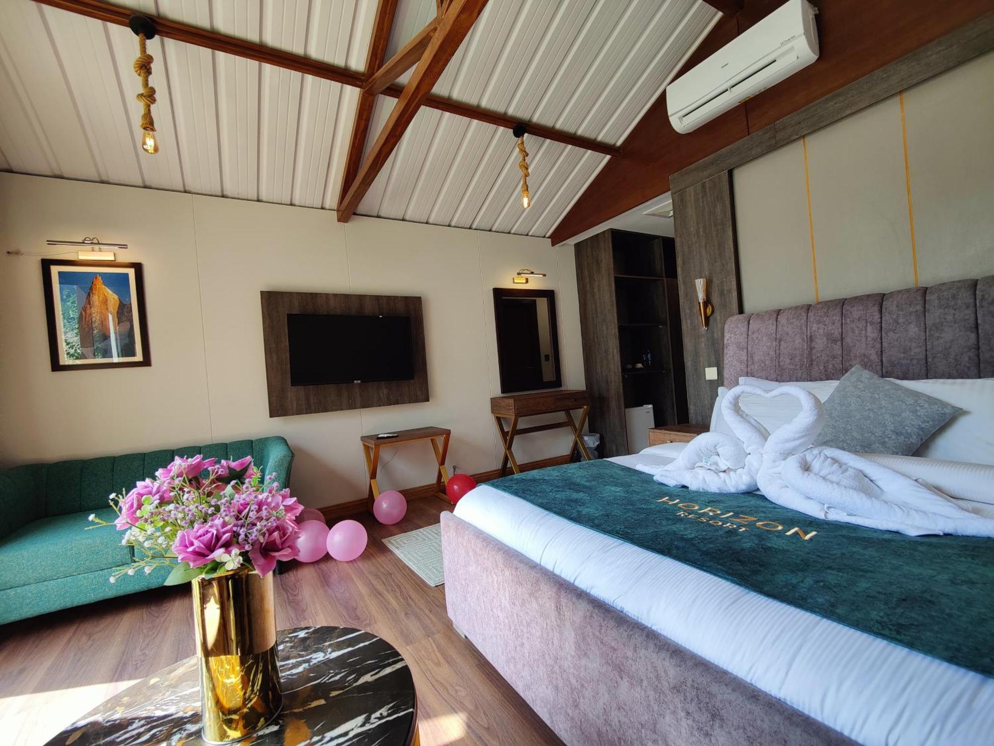 Horizon Resort Attabad Lake Hunza Karimabad  Exterior photo