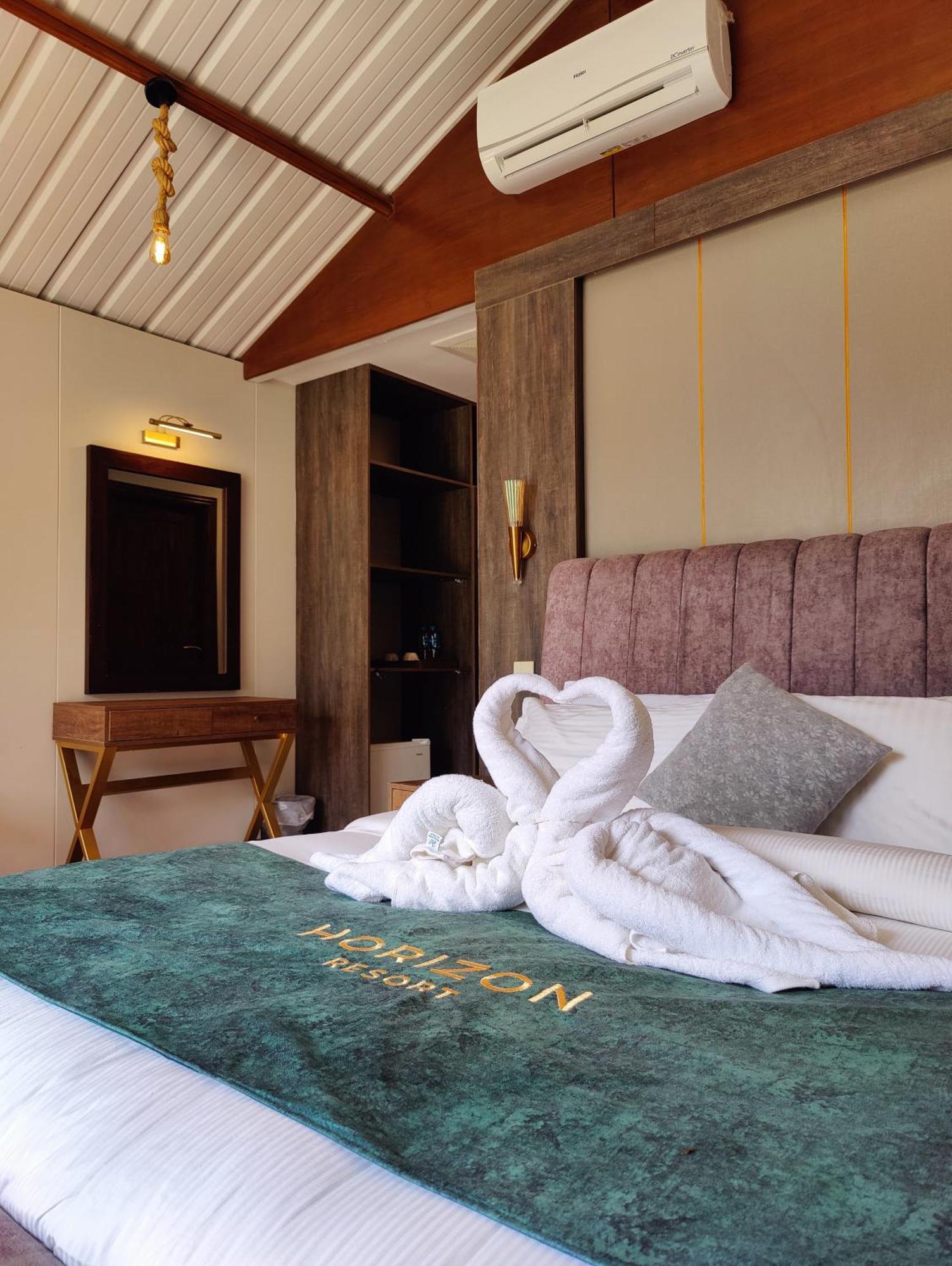 Horizon Resort Attabad Lake Hunza Karimabad  Exterior photo