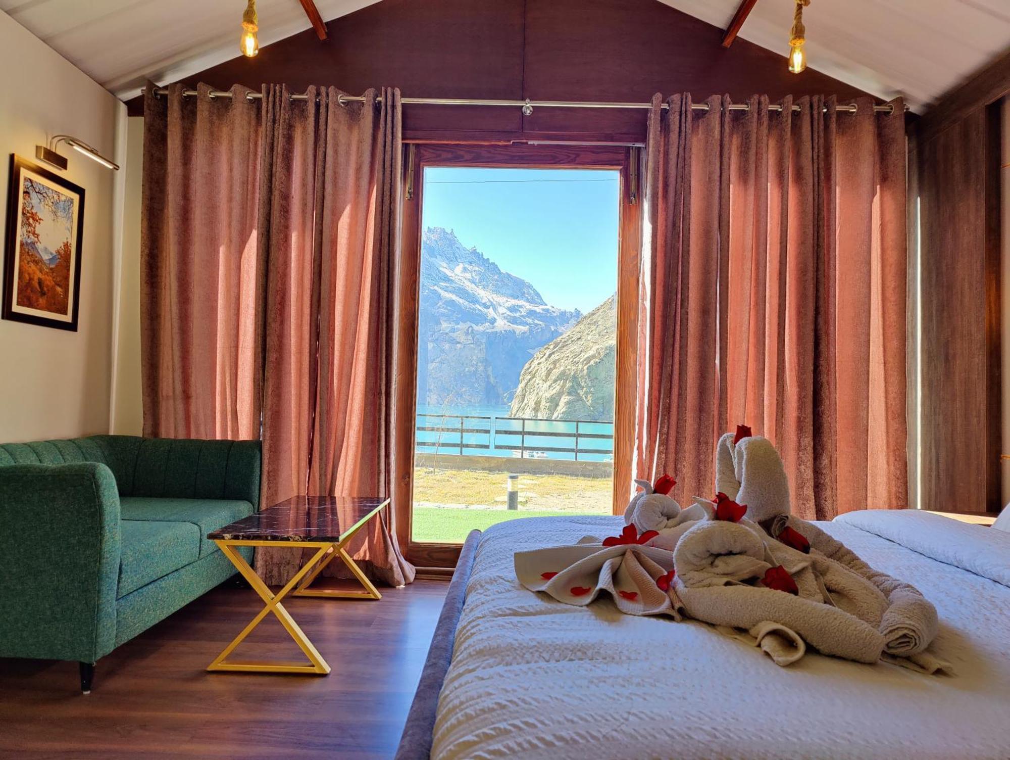 Horizon Resort Attabad Lake Hunza Karimabad  Exterior photo